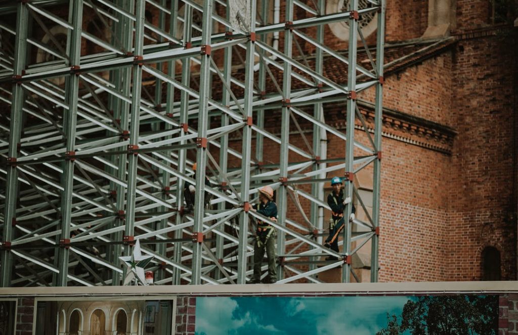 The Advantages Of Using Scaffoldings On A Construction Site